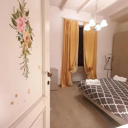 Casa Flo', Next To The Reggia With Car Park * 베나리아 리알레