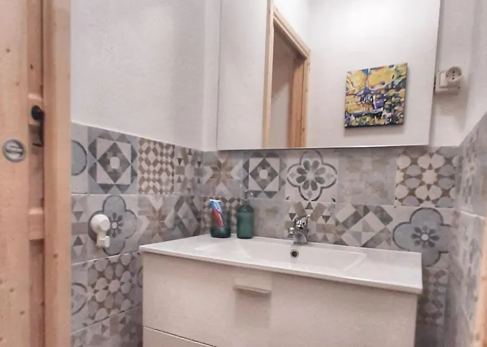 Casa Flo', Next To The Reggia With Car Park شقة فيناريا ريالي