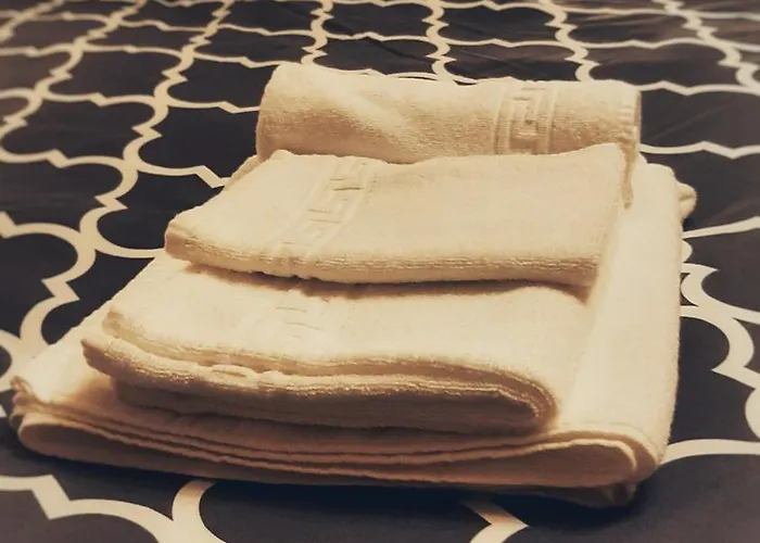 Casa Flo', Next To The Reggia With Car Park Appartamento